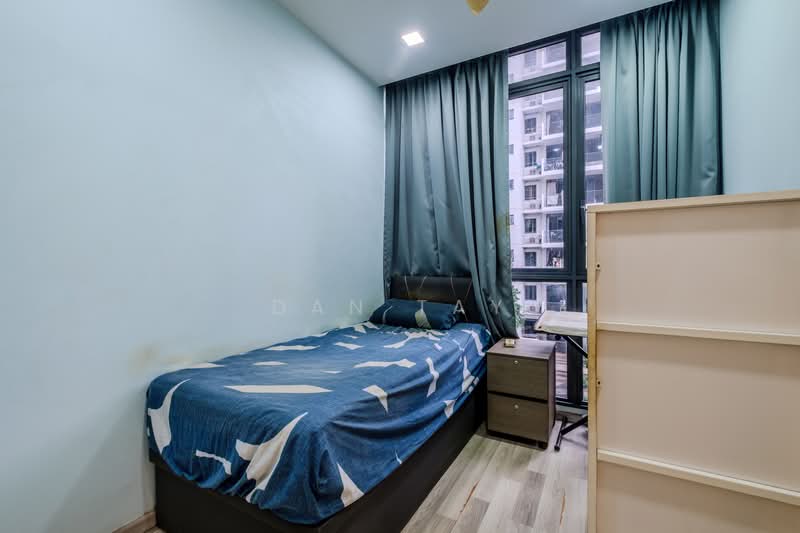 La Fiesta Condominium For Sale at S$ 1,600,000 | PropertyGuru Singapore - Bedroom