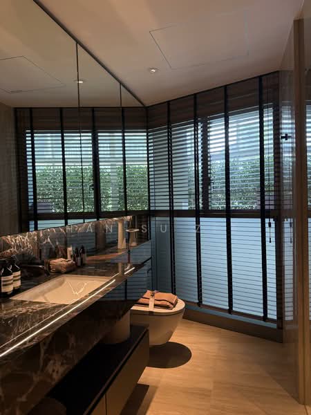 Newport Residences Apartment For Sale at S$ 8,280,000 | PropertyGuru Singapore - Bathroom