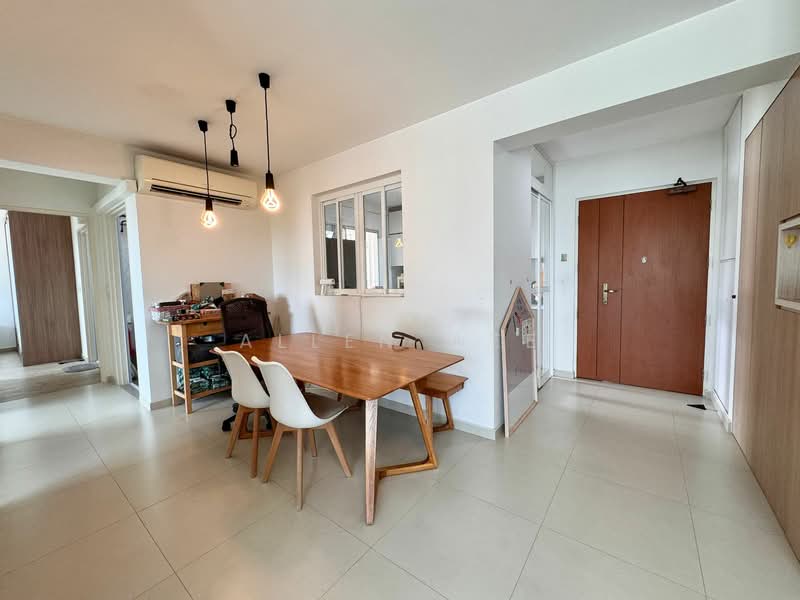 1km to Cedar Pri Sch & Maris Stella, , 3 Bedrooms, 1,001 sqft, HDB Flat For Sale, by Allen Wee, 500082434 - Dining Room - PropertyGuru.com.sg