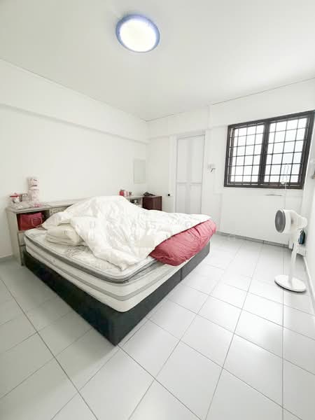 437 Yishun Avenue 6 HDB Flat For Sale at S$ 560,000 | PropertyGuru Singapore - Bedroom