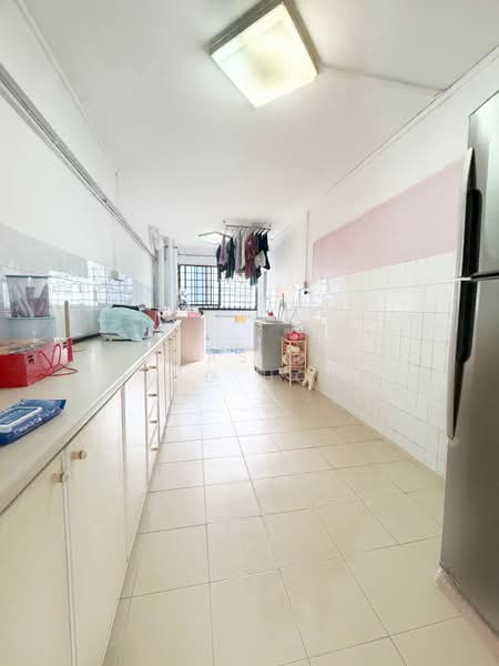 437 Yishun Avenue 6 HDB Flat For Sale at S$ 560,000 | PropertyGuru Singapore - Kitchen