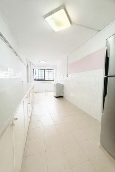 437 Yishun Avenue 6 HDB Flat For Sale at S$ 560,000 | PropertyGuru Singapore - Kitchen