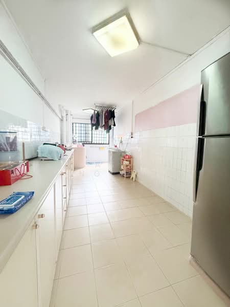 437 Yishun Avenue 6 HDB Flat For Sale at S$ 560,000 | PropertyGuru Singapore - Kitchen