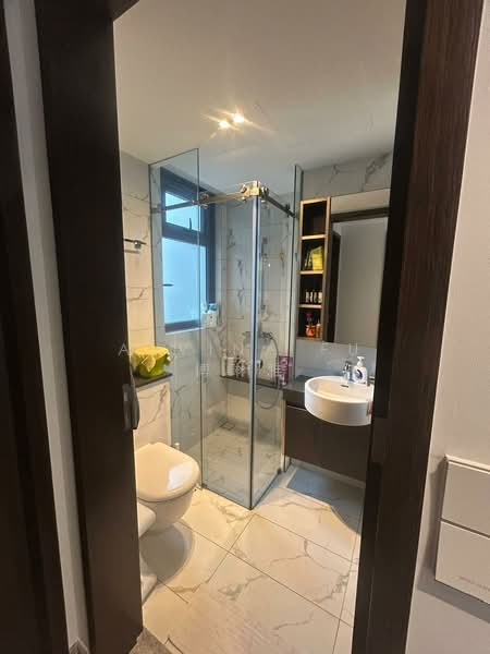 Wilshire Residences Condominium For Sale at S$ 2,330,000 | PropertyGuru Singapore - Bathroom
