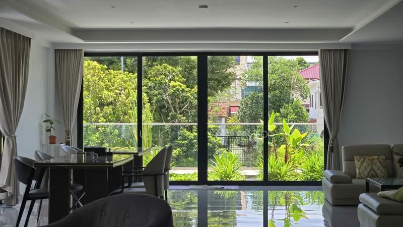 ⭐ Newly Constructed ⭐ Kembangan Siglap 5-Storey Semi Detached 新建五层半独立式住宅, CHANGI ROAD, 5 Bedrooms, 9,438 sqft, Semi-Detached House For Sale, by Luke Liao, 500082466 - Living Room - PropertyGuru.com.sg