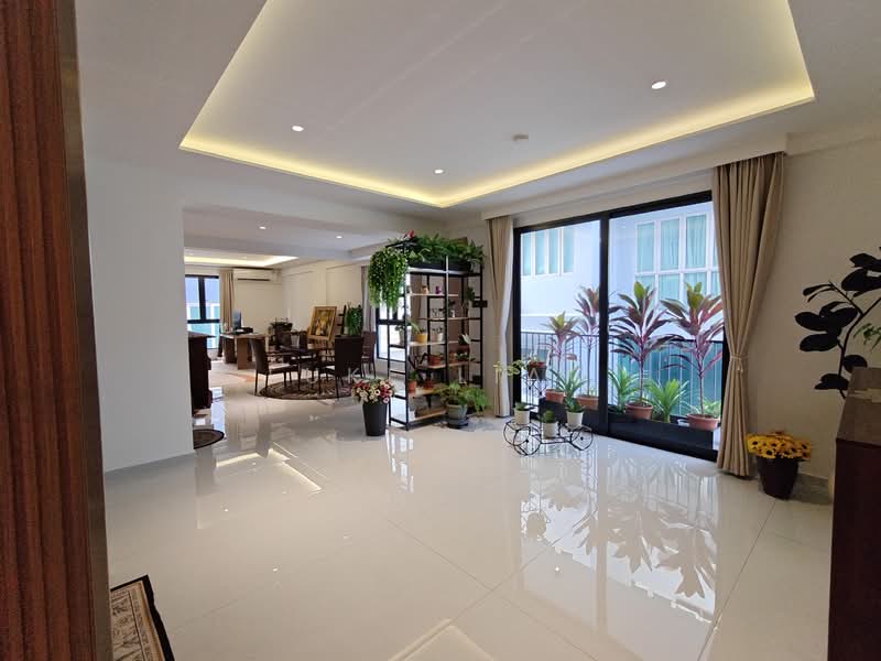 ⭐ Newly Constructed ⭐ Kembangan Siglap 5-Storey Semi Detached 新建五层半独立式住宅, CHANGI ROAD, 5 Bedrooms, 9,438 sqft, Semi-Detached House For Sale, by Luke Liao, 500082466 - Living Room - PropertyGuru.com.sg