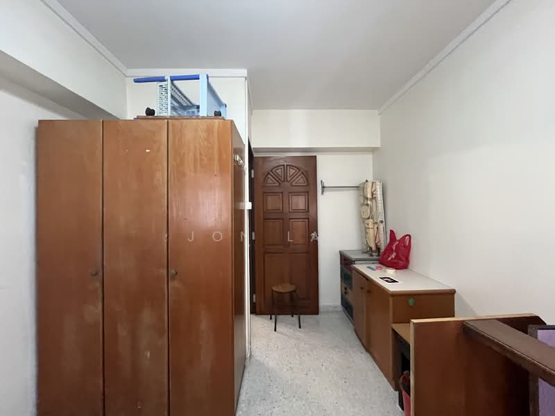 153 Lorong 2 Toa Payoh HDB Flat For Sale at S$ 1,000,000 | PropertyGuru Singapore - Interior