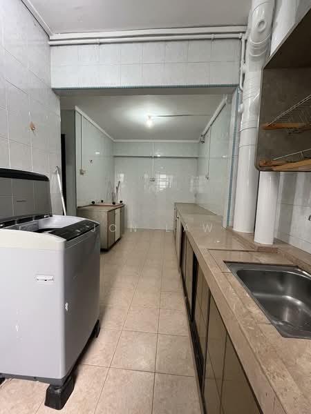 153 Lorong 2 Toa Payoh, 153 Lorong 2 Toa Payoh, 3 Bedrooms, 1,087 sqft, HDB Flat For Sale, by Jon Law, 500082469 - Kitchen - PropertyGuru.com.sg