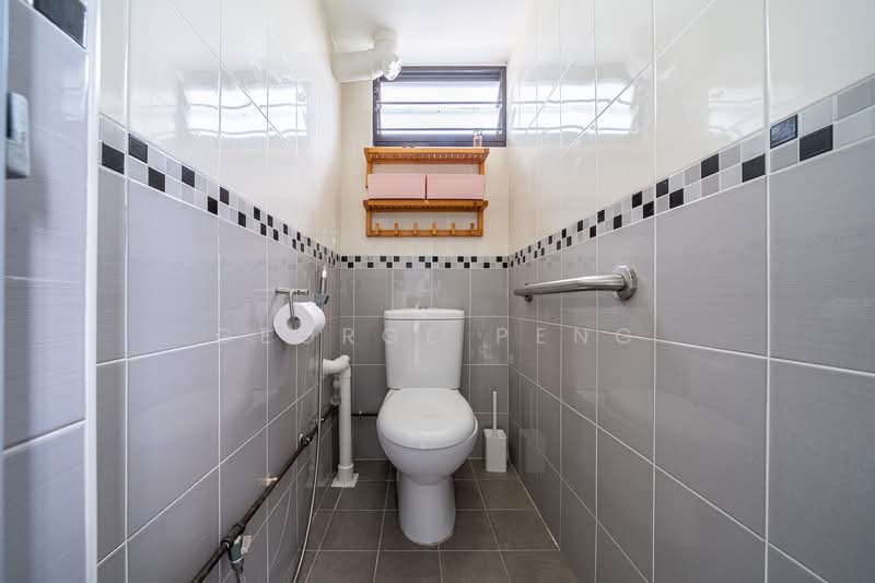 3 Saint George's Road HDB Flat For Sale at S$ 520,000 | PropertyGuru Singapore - Bathroom