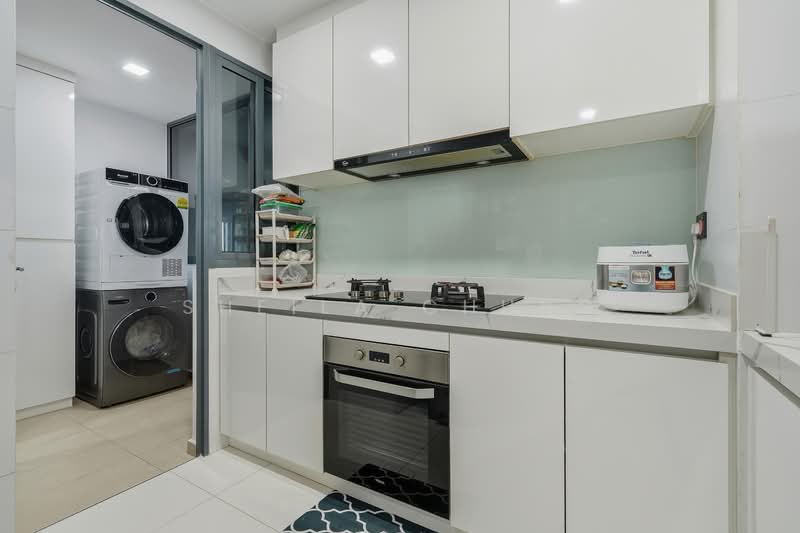 SkyPark Residences Executive Condominium For Sale at S$ 2,480,000 | PropertyGuru Singapore - Kitchen