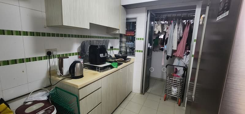 452 Yishun Ring Road HDB Flat For Sale at S$ 468,888 | PropertyGuru Singapore - Kitchen