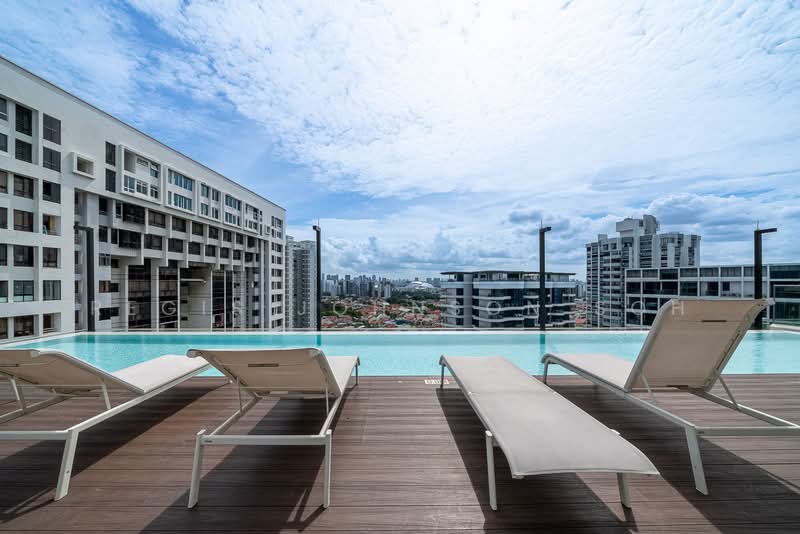 Coastline Residences Condominium For Sale at S$ 2,000,000 | PropertyGuru Singapore - Roof Terrace Pool