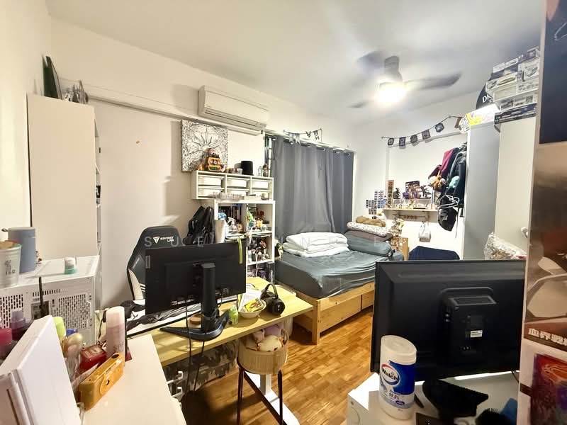 Pinevale Condominium For Sale at S$ 1,800,000 | PropertyGuru Singapore - Bedroom