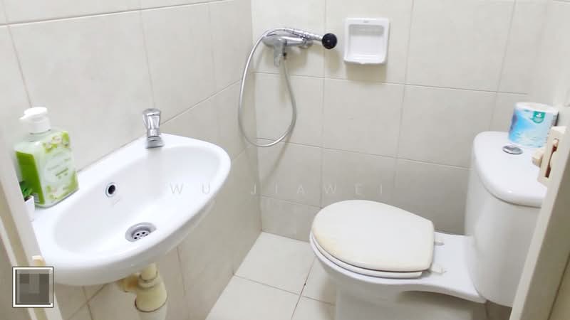 The Lakeshore, 33 Jurong West Street 41, Room Rental, 120 sqft, Condominium For Rent, by Wu JiaWei, 500082541 - Bathroom 2 - PropertyGuru.com.sg
