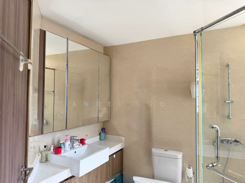 Palm Isles, 40 Flora Drive, 2 Bedrooms, 786 sqft, Condominium For Rent, by Angel Luo, 500082552 - Bathroom - PropertyGuru.com.sg
