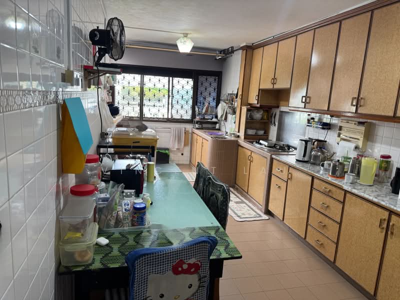 524 Ang Mo Kio Avenue 5 HDB Flat For Sale at S$ 620,000 | PropertyGuru Singapore - Kitchen