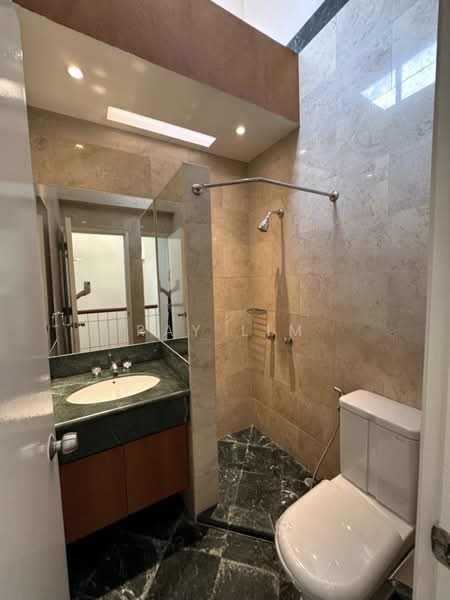 Brentwood Villas, Lloyd Road Singapore, 4 Bedrooms, 2,242 sqft, Cluster House For Rent, by Ray Lim, 500082558 - Bathroom - PropertyGuru.com.sg