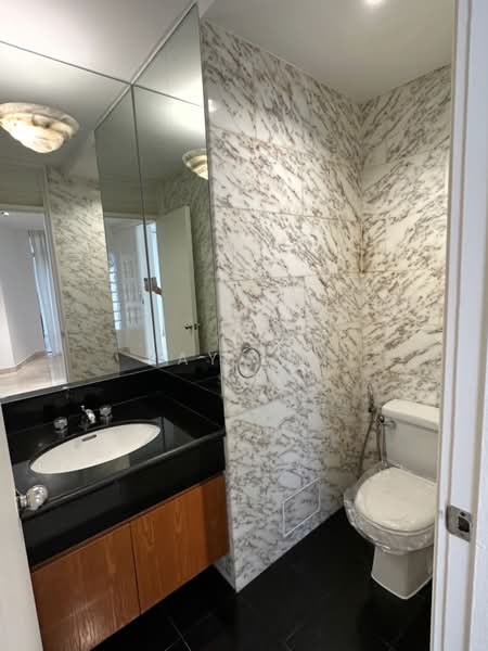 Brentwood Villas, Lloyd Road Singapore, 4 Bedrooms, 2,242 sqft, Cluster House For Rent, by Ray Lim, 500082558 - Bathroom - PropertyGuru.com.sg