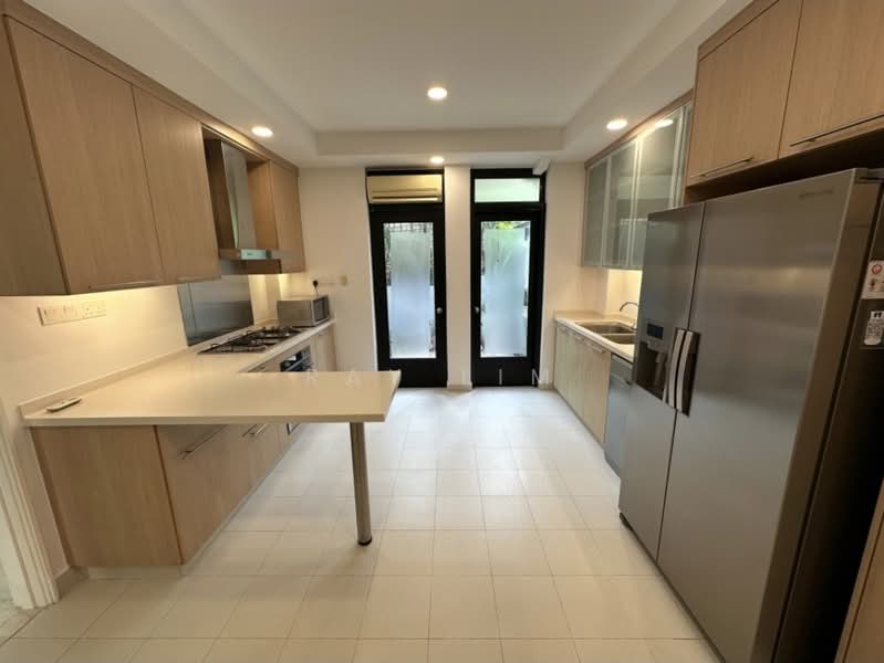 Brentwood Villas, Lloyd Road Singapore, 4 Bedrooms, 2,242 sqft, Cluster House For Rent, by Ray Lim, 500082558 - Kitchen - PropertyGuru.com.sg