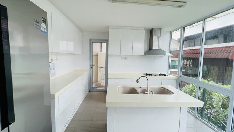 ⭐️Sennett Avenue⭐️ Hilltop Bungalow, , 7 Bedrooms, 6,500 sqft, Bungalow House For Rent, by Janice Ting, 500082563 - Kitchen - PropertyGuru.com.sg