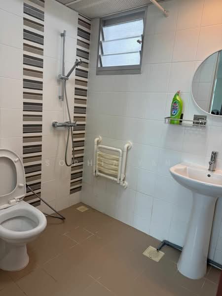 505A Yishun Street 51, 505A Yishun Street 51, 2 Bedrooms, 732 sqft, HDB Flat For Rent, by Sophia Yan, 500082572 - Bathroom - PropertyGuru.com.sg