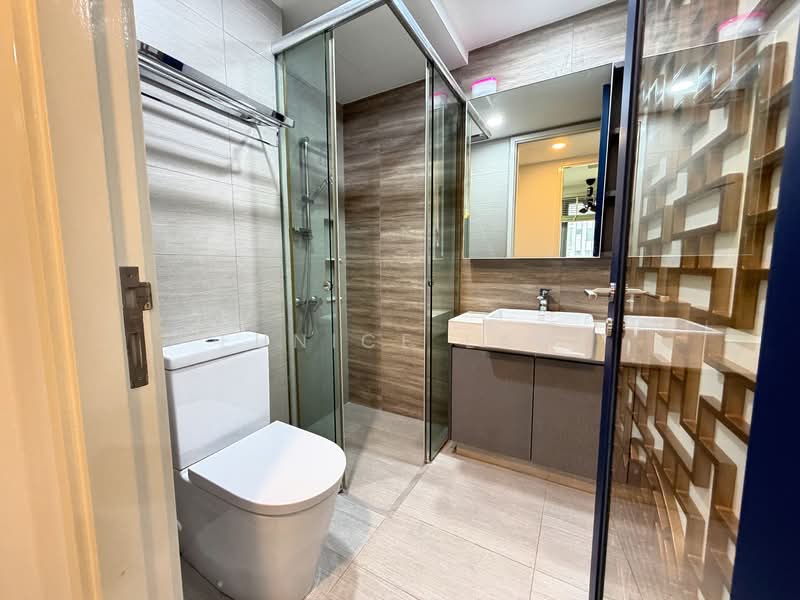 High Park Residences, 21 Fernvale Road, 2 Bedrooms, 667 sqft, Condominium For Rent, by Eunice Lam, 500082589 - Bathroom - PropertyGuru.com.sg