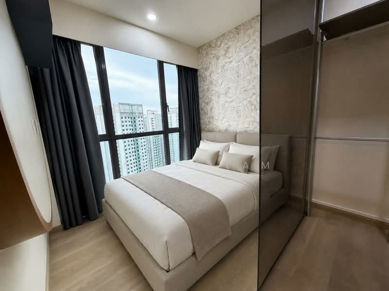 High Park Residences, 21 Fernvale Road, 2 Bedrooms, 667 sqft, Condominium For Rent, by Eunice Lam, 500082589 - Artist Impression | Master bedroom - PropertyGuru.com.sg