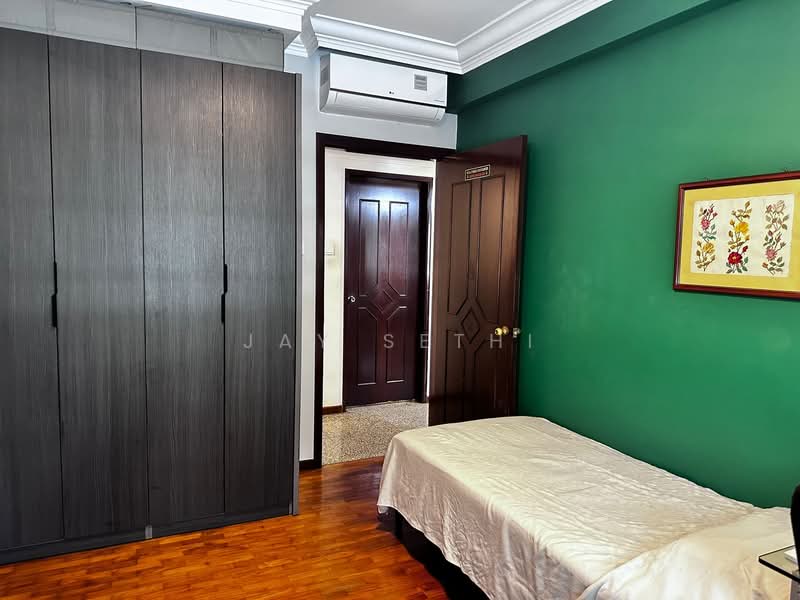 Stratford Court Condominium For Sale at S$ 2,280,000 | PropertyGuru Singapore - Bedroom