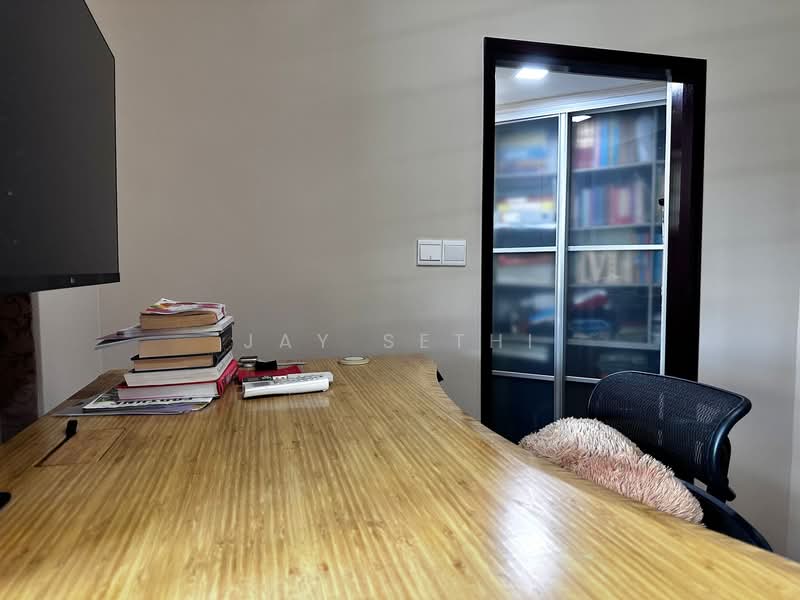 Stratford Court Condominium For Sale at S$ 2,280,000 | PropertyGuru Singapore - Study