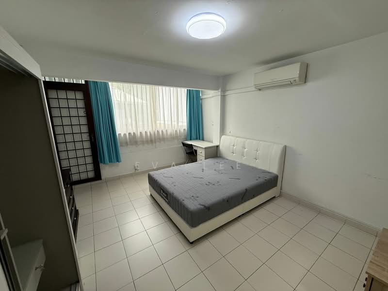 Freehold 3 Storey Corner Terrace Along Hoot Kiam Road, Hoot Kiam road, 4 Bedrooms, 5,355 sqft, Corner Terrace For Sale, by Eva Lee, 500082596 - Bedroom - PropertyGuru.com.sg