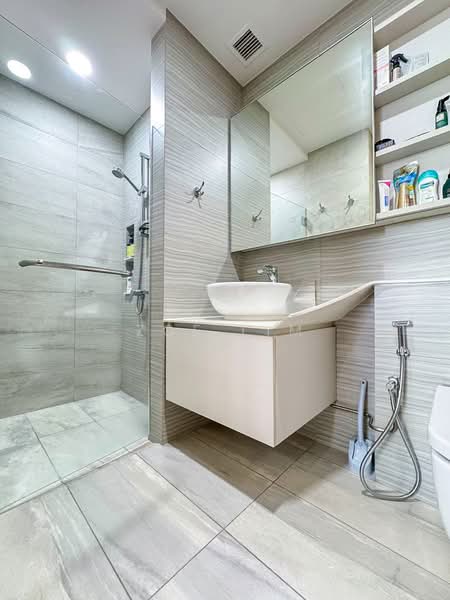 High Park Residences, 21 Fernvale Road, 2 Bedrooms, 667 sqft, Condominium For Rent, by Zoe Lim, 500082601 - Bathroom - PropertyGuru.com.sg