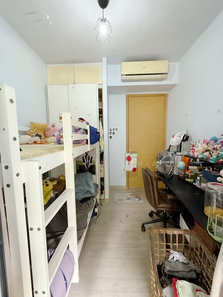 Hedges Park Condominium Condominium For Sale at S$ 1,350,000 | PropertyGuru Singapore - Bedroom