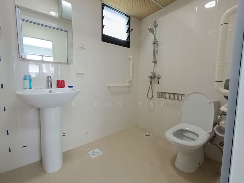 365C Upper Serangoon Road, 365C Upper Serangoon Road, 3 Bedrooms, 990 sqft, HDB Flat For Rent, by Byron Yap, 500082611 - Bathroom - PropertyGuru.com.sg