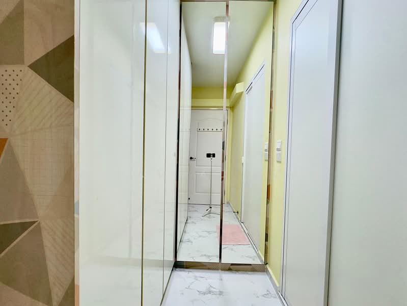 408B Northshore Drive HDB Flat For Sale at S$ 725,000 | PropertyGuru Singapore - Master Bedroom