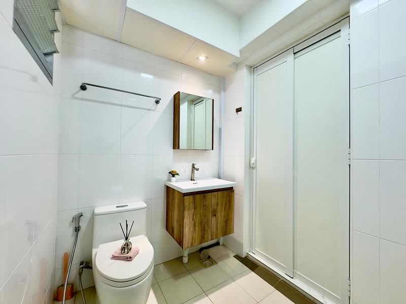 408B Northshore Drive HDB Flat For Sale at S$ 725,000 | PropertyGuru Singapore - Bathroom
