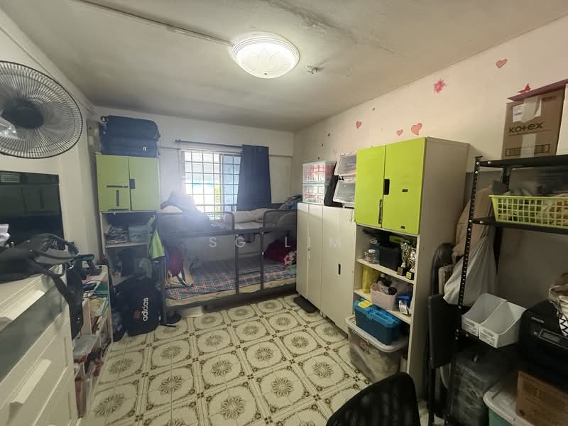 321 Hougang Avenue 5 HDB Flat For Sale at S$ 450,000 | PropertyGuru Singapore - Bedroom