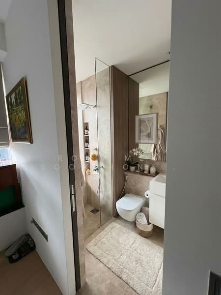 Leedon Residence, 6 Leedon Heights, 3 Bedrooms, 2,110 sqft, Condominium For Rent, by Rosa Mee Sook Hong Ciupa, 500082626 - Junior suite Bathroom - PropertyGuru.com.sg