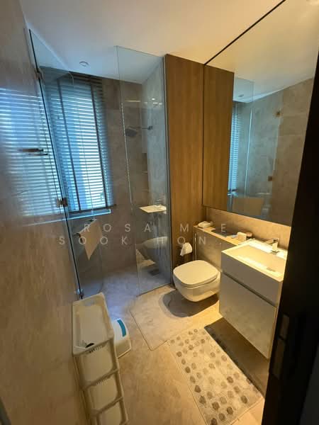 Leedon Residence, 6 Leedon Heights, 3 Bedrooms, 2,110 sqft, Condominium For Rent, by Rosa Mee Sook Hong Ciupa, 500082626 - Bathroom - PropertyGuru.com.sg