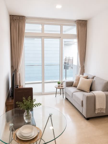 Cheap Freehold 1br plus Study For Sale! High Rental Yield!, , 1 Bedroom, 495 sqft, Condominium For Sale, by Kevin Aw 胡锦胜, 500082628 - Living Room - PropertyGuru.com.sg