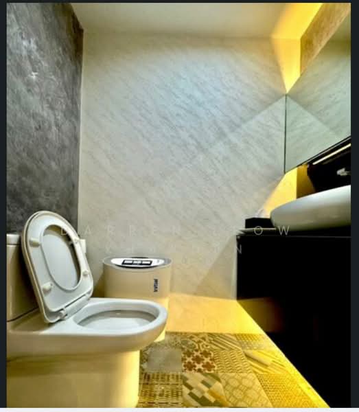36 & 38 Armenian Street, 36 Armenian Street, 1,389 sqft, Office For Sale, by Darren Leow, 500082633 - Bathroom - CommercialGuru.com.sg