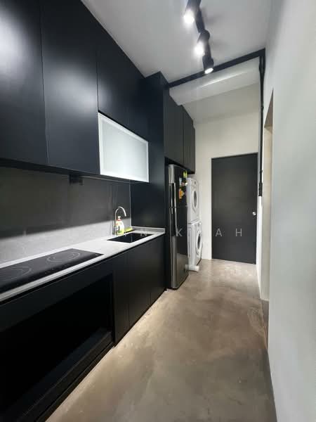 22 Tiong Bahru Road HDB Flat For Sale at S$ 888,000 | PropertyGuru Singapore - Kitchen