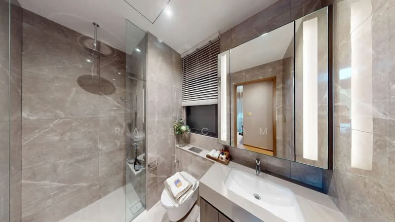 Lentoria Condominium For Sale at S$ 2,980,000 | PropertyGuru Singapore - Bathroom