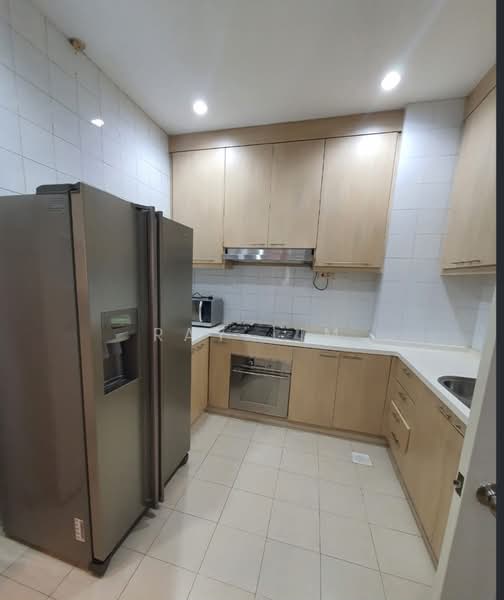 Leonie Condotel, 2 Leonie Hill Road, 2 Bedrooms, 861 sqft, Condominium For Rent, by Ray Lim, 500082668 - Kitchen - PropertyGuru.com.sg