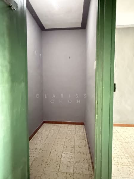 523 Ang Mo Kio Avenue 5 HDB Flat For Sale at S$ 458,888 | PropertyGuru Singapore - Store Room