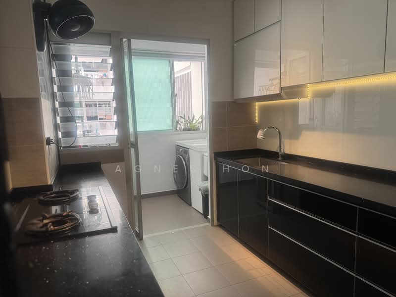 573C Woodlands Drive 16 HDB Flat For Sale at S$ 730,000 | PropertyGuru Singapore - Kitchen