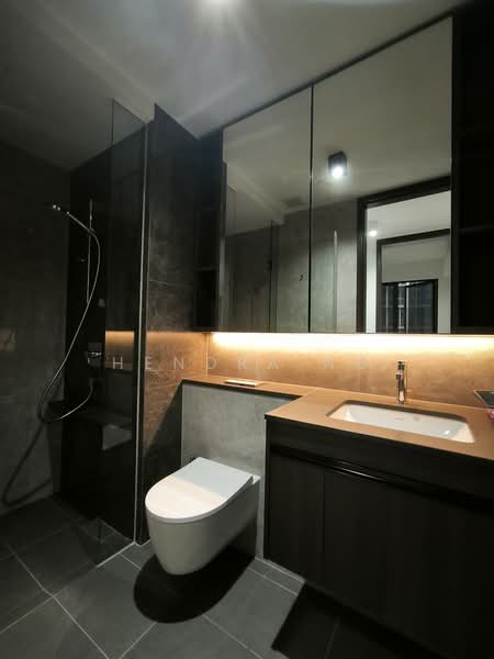 Tembusu Grand Condominium For Sale at S$ 2,090,000 | PropertyGuru Singapore - Bathroom