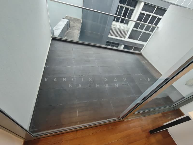 Oxley Edge, 308 River Valley Road, 5 Bedrooms, 990 sqft, Apartment For Rent, by Francis Xavier Nathan, 500082708 - Balcony - PropertyGuru.com.sg