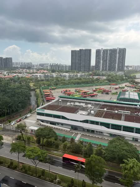 Tradehub 21, 8 Boon Lay Way, 1,647 sqft, Light Industrial (B1) For Rent, by Rachel ng, 500082711 - Exterior - CommercialGuru.com.sg