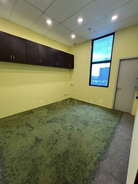 Tradehub 21, 8 Boon Lay Way, 1,647 sqft, Light Industrial (B1) For Rent, by Rachel ng, 500082711 - CommercialGuru.com.sg
