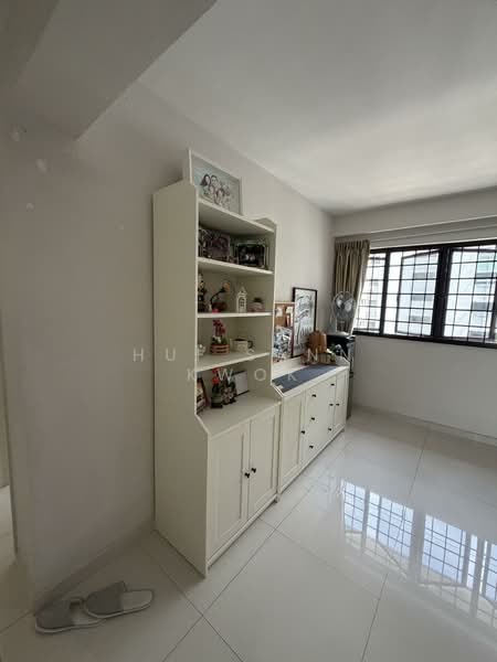 160 Tampines Street 12, 160 Tampines Street 12, 3 Bedrooms, 1,302 sqft, HDB Flat For Rent, by Hui Sann Kwok, 500082740 - Living Room - PropertyGuru.com.sg